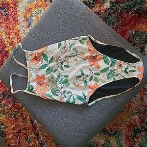 Women's Jolyn 1 Piece Size 32 Swimsuit